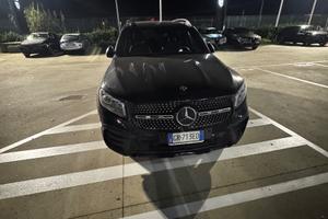 Mercedes glb 200 d automatic premium amg