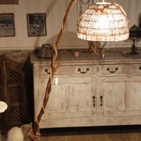 LAMPADA DA PAVIMENTO ARTIGIANALE IN CASTAGNO.
