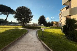 Trilocale con ampio giardino e posto auto