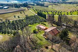 VILLA del 1800 vista lago a mezz'ora da Firenze