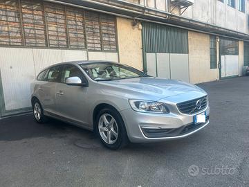 Volvo V60 2.0 D2 Kinetic tutta tagliandata volvo c