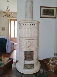 Stufa in Ceramica di CASTELLAMONTE a Torre (H 260 