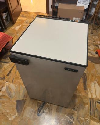 Congelatore verticale sottotavolo Indesit