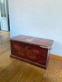 Baule in legno dipinto 86x44x44 cm