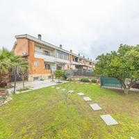 VILLA A SCHIERA A GUIDONIA MONTECELIO
