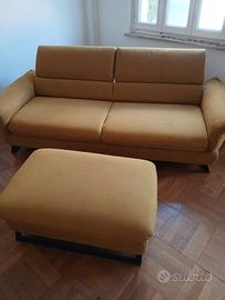 Due divani più pouf