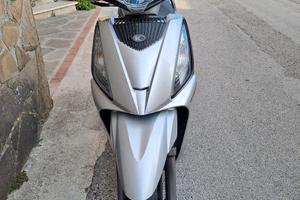 Kymko People GT 300