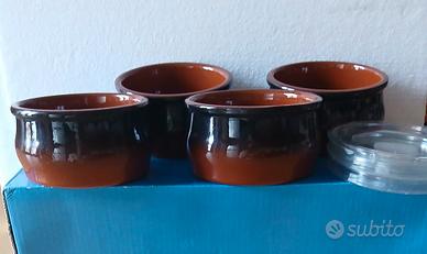 Quattro ciotole smaltate