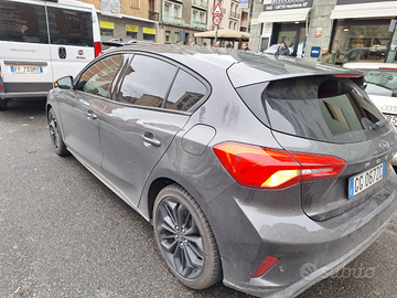 Auto comoda e ben tenuta