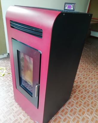 stufa a pellet 16 kW canalizzata 