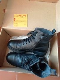 Scarponcini vera pelle n. 35 al miglior offerente!