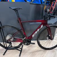 Bh iaerolight 7.7  bici corsa elettrica