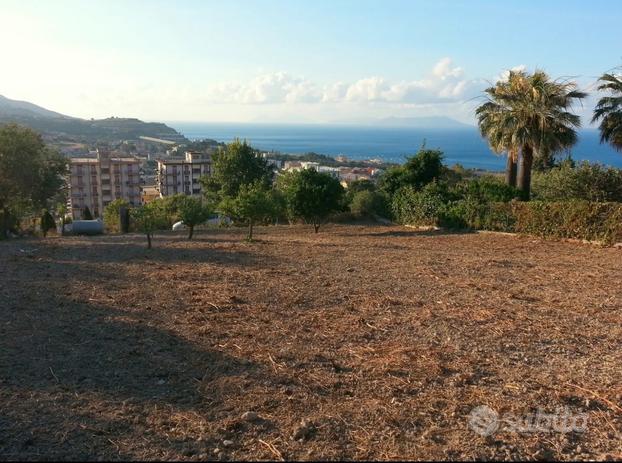 Terreno panoramico con vista Isole Eolie