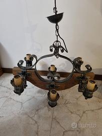 Lampadario vintage in ferro battuto