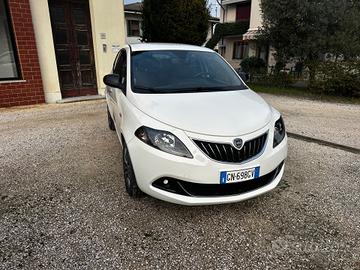 Lancia Ypsilon 1.0 FireFly 5 porte S&S Hybrid Plat