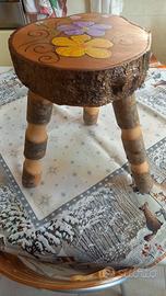 Sgabello in legno