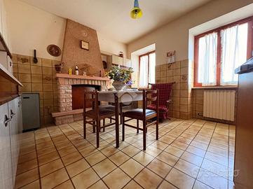 CASA SEMINDIPENDENTE A FOSSATO DI VICO