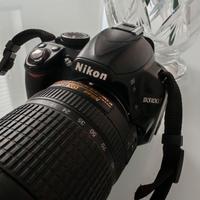  Nikon D3100 con obiettivo 18-140mm 