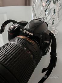  Nikon D3100 con obiettivo 18-140mm 