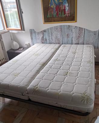 Rete matrimoniale + 2 materassi singoli 