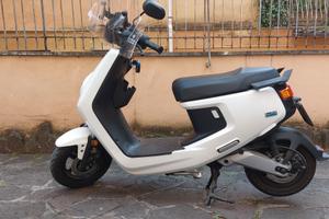 SCOOTER ELETTRICO SEMINUOVO