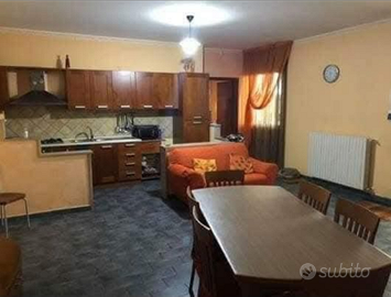 Appartamento a Torremaggiore con piazzale e box