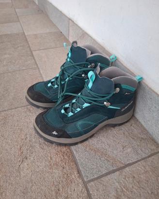Scarponi da trekking Quechua MH100 Mid