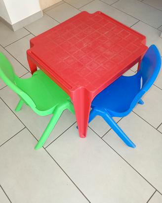 tavolino e 2 sedie
