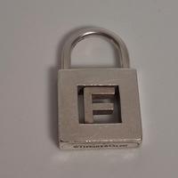 Charm Tiffany & Co. lucchetto lettere F J N