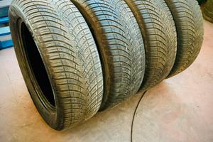 Gomme GoodYear Quattro Stagioni  225/55/R18 102V