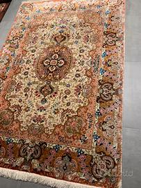 tappeto persiano in pura seta firmato