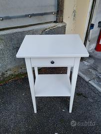 2 Comodini identici IKEA come nuovi