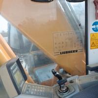 Escavatore cingolato liebherr 924