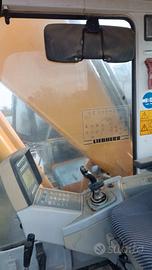 Escavatore cingolato liebherr 924