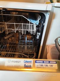 lavastoviglie Indesit 