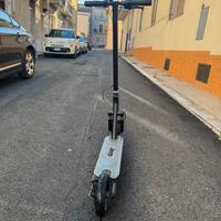 Monopattino jeep