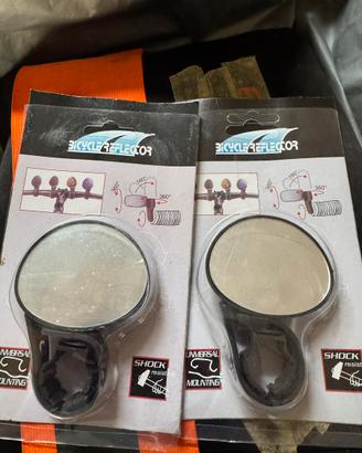 Specchietti retrovisiori sotto manubrio moto