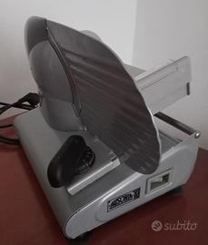 Piccola affettatrice 