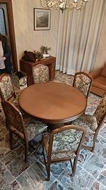 Tavolo rotondo in stile classico