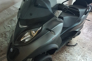 Piaggio MP3 scooter 3 ruote