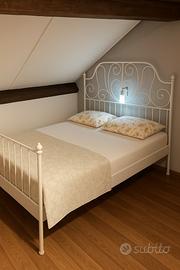 Letto in ferro battuto bianco shabby