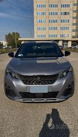 Peugeot 5008 GT Line 130cv gancio traino