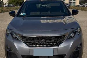 Peugeot 5008 GT Line 130cv gancio traino