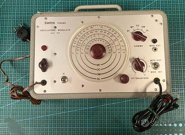 OSCILLATORE MODULATO mod. 412    S.R.E.