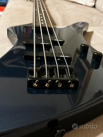 Basso elettrico metallaro
