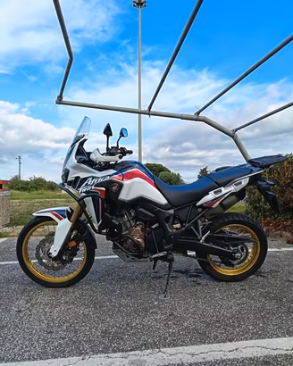 Honda CRF1000L Africa Twin Tricolor 