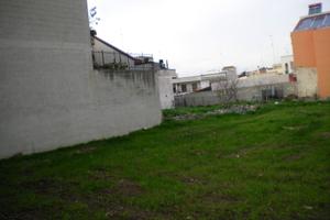 PRIVATO vende terreno, con utenze pubbliche, di235