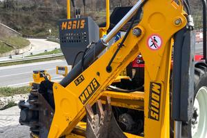 Retroescavatore MORIS modello 5.21