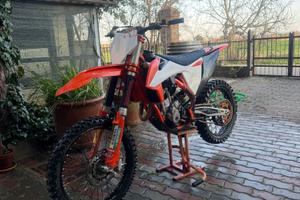 Moto KTM SX-F 250 Factory 2020