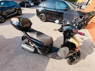 Honda SH 300 Sport